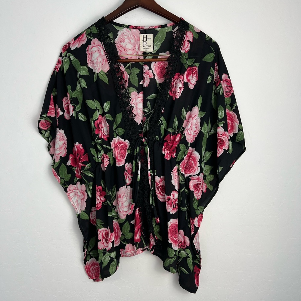Pink rose flower design light weight blouse by Haute Project Top Size 1X